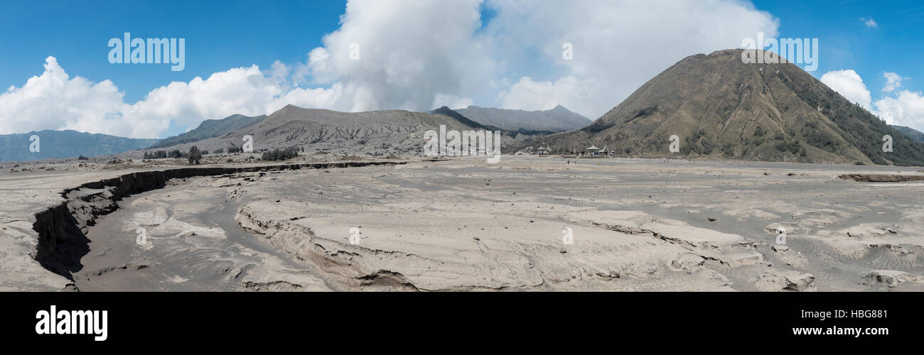 Crevasse, Mont Bromo, Mont Batok, Parc National de Bromo Tengger Semeru, l'Est de Java, Indonésie Banque D'Images