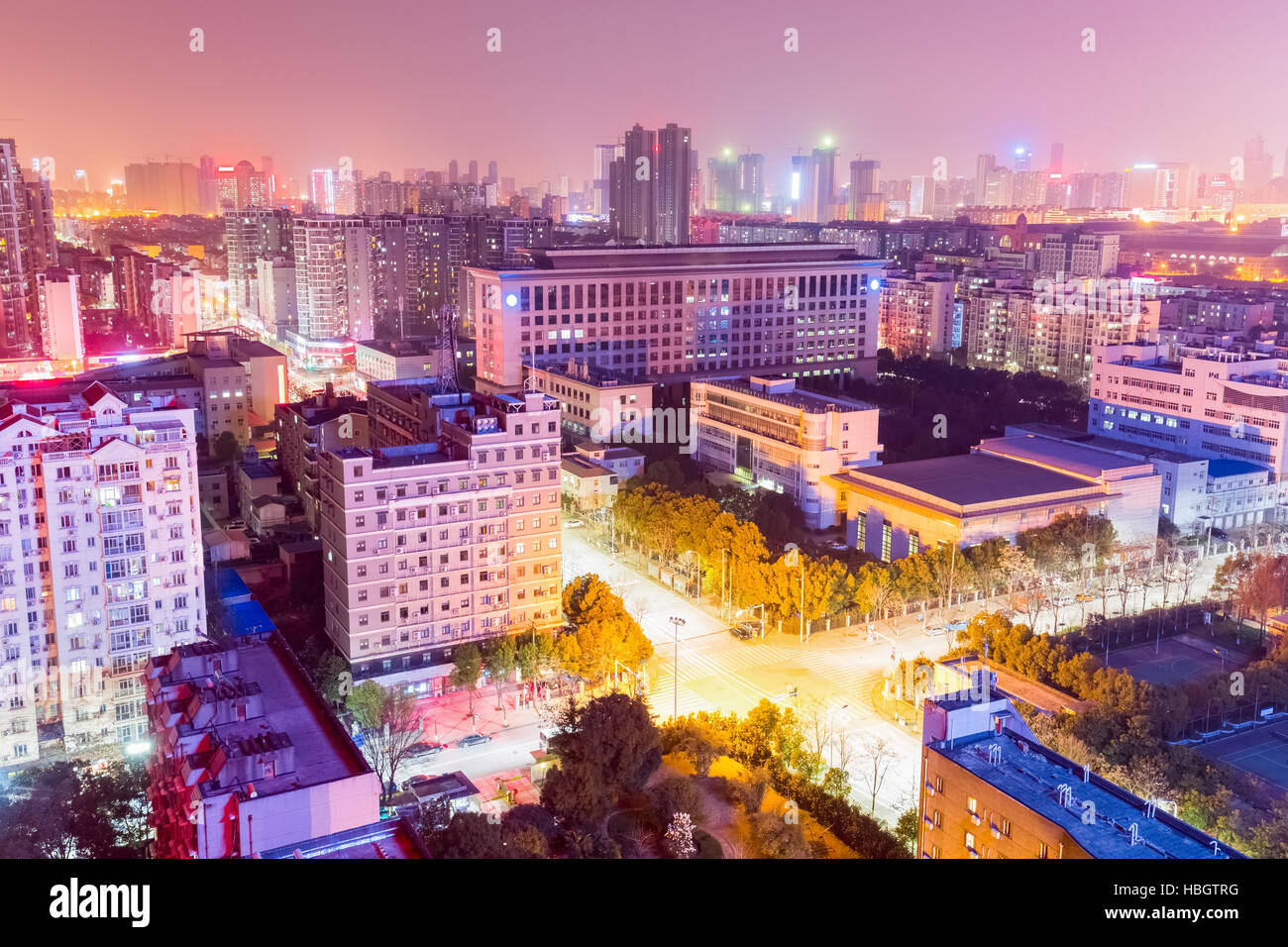 Quartier résidentiel de nuit à Wuhan Banque D'Images