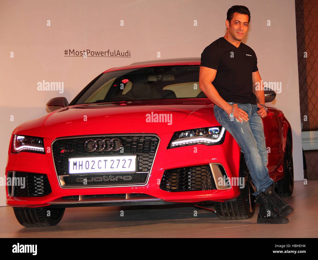L'acteur de Bollywood Salman Khan durant le lancement de l'Audi RS 7 Sportback Voiture de luxe de Mumbai Inde Banque D'Images