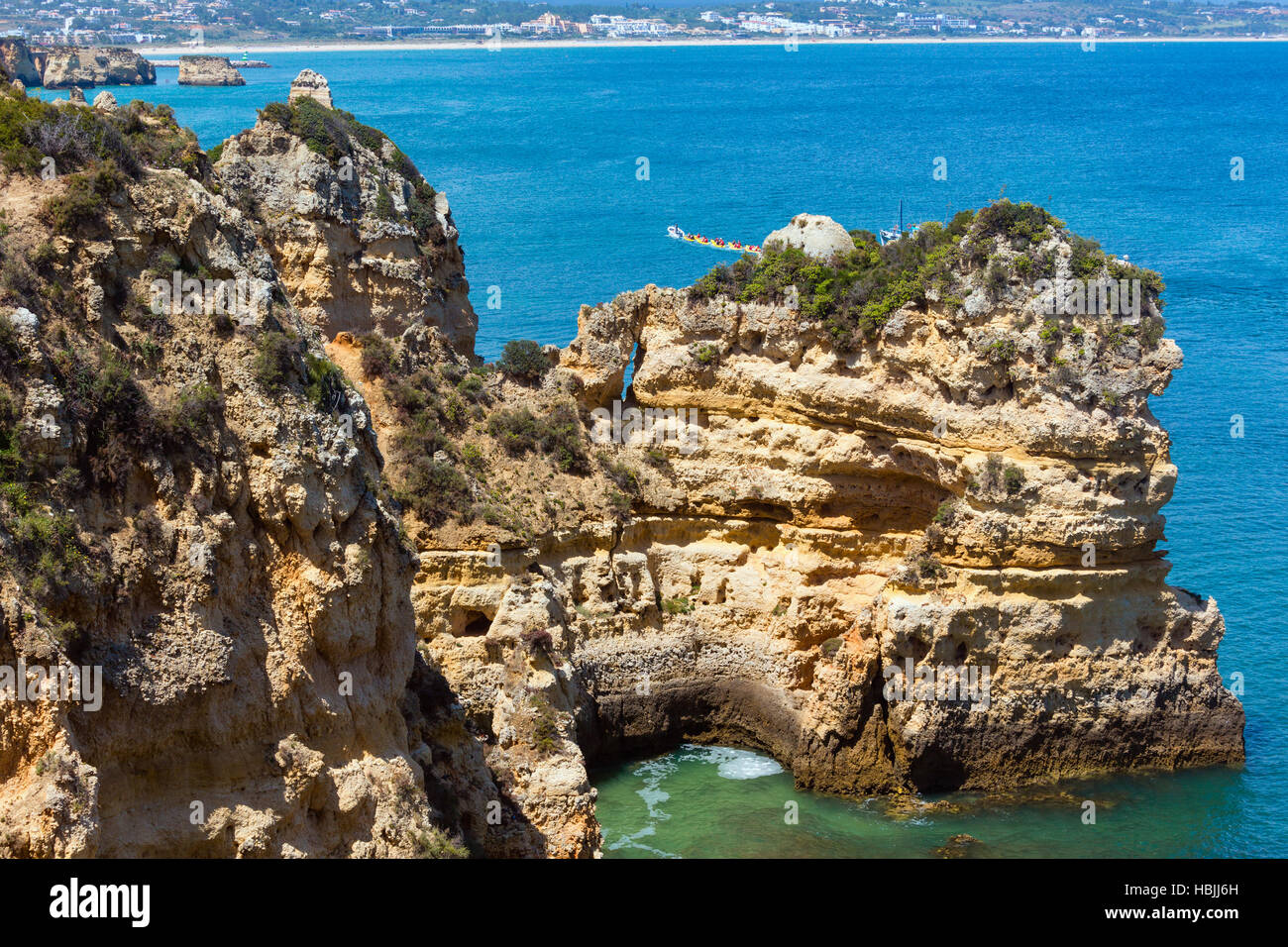 Côte rocheuse de l'Atlantique (Ponta da Piedade, Lagos, Algarve, Portugal). Banque D'Images
