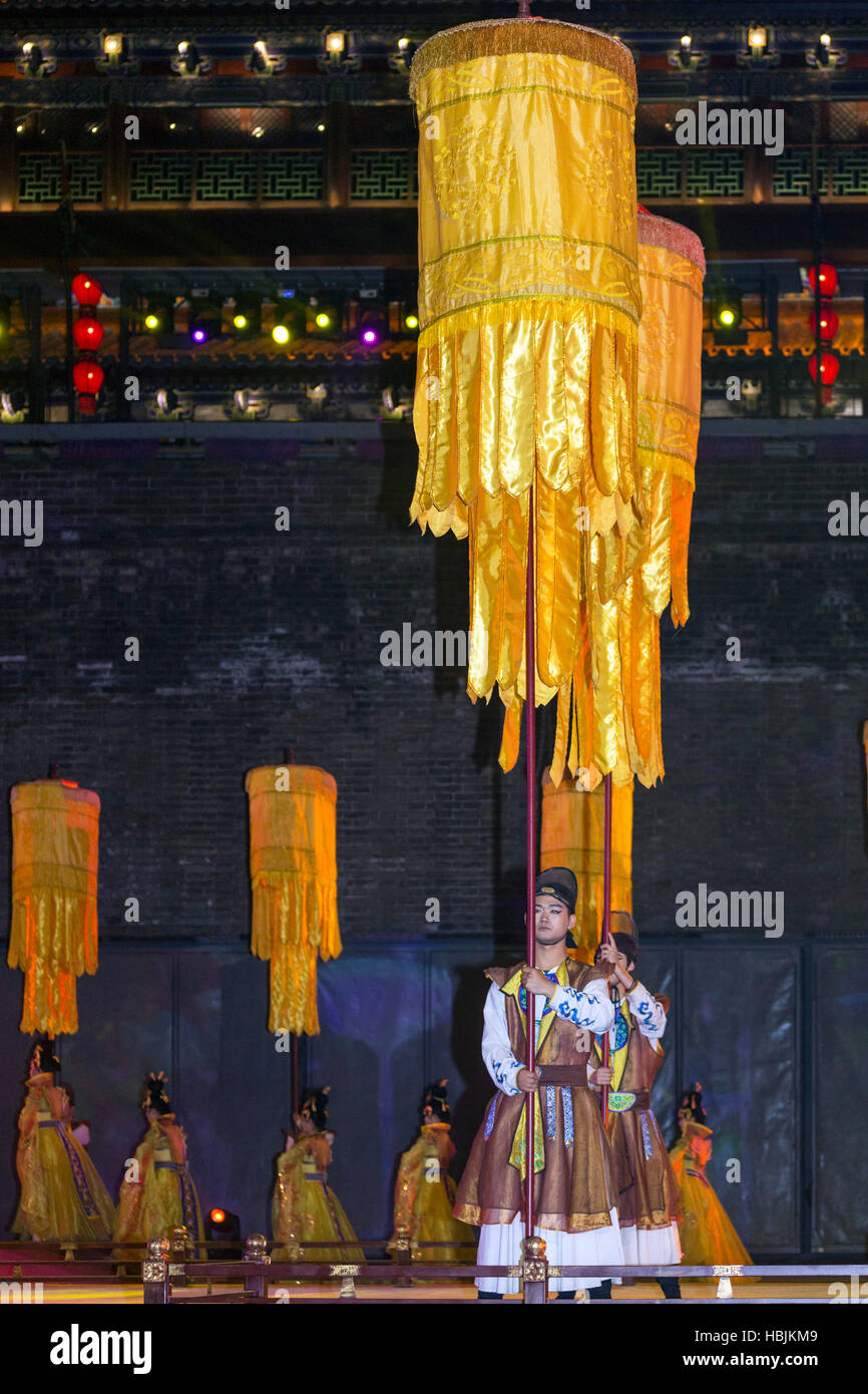 Artistes interprètes ou exécutants au spectacle culturel chinois, Xian, Chine Banque D'Images