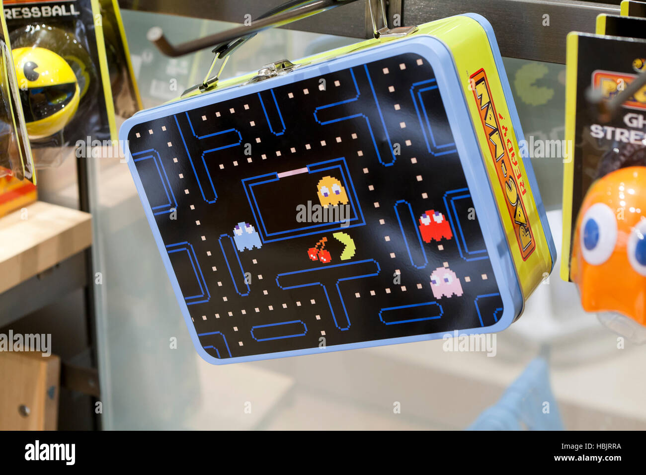 PAC-MAN à thème jeu vidéo lunch box - USA Banque D'Images