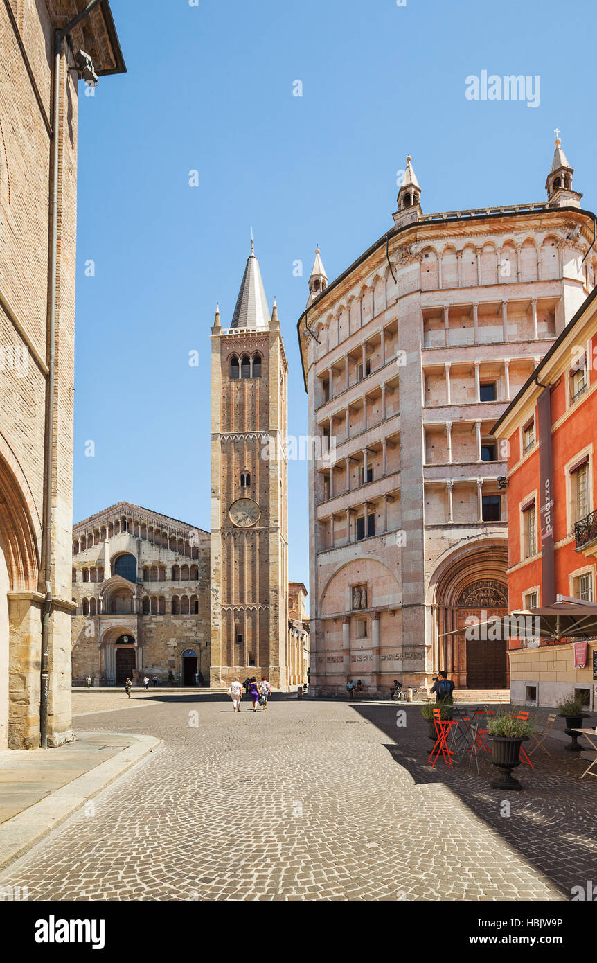 Cathédrale et baptistère de Parme, en Italie. Banque D'Images