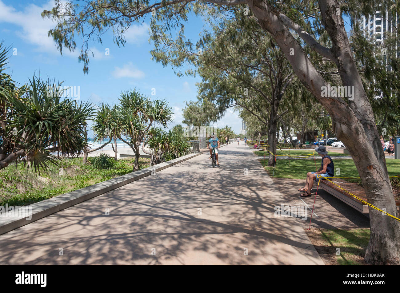 Chemin du cycliste sur l'Esplanade, Surfers Paradise, ville de Gold Coast, Queensland, Australie Banque D'Images