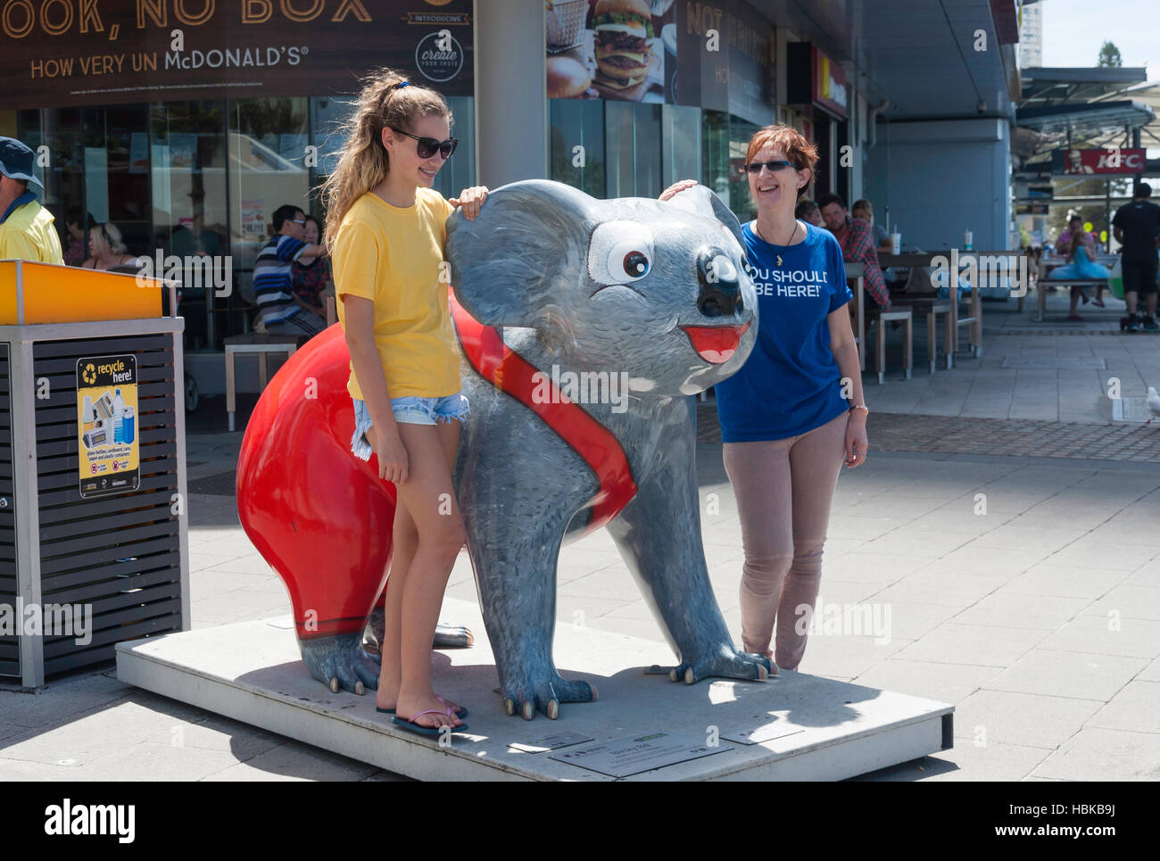 'Loi' koala Blinky, Cavill Mall (sculpture) Avenue, Surfers Paradise, ville de Gold Coast, Queensland, Australie Banque D'Images