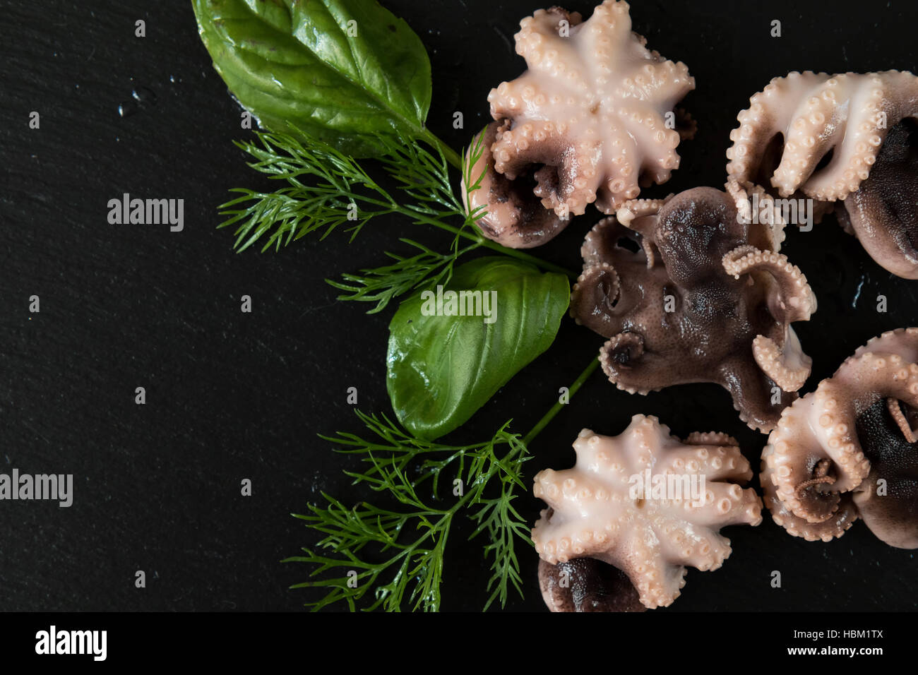 Crevette rose gastronomique avec des herbes et épices Banque D'Images