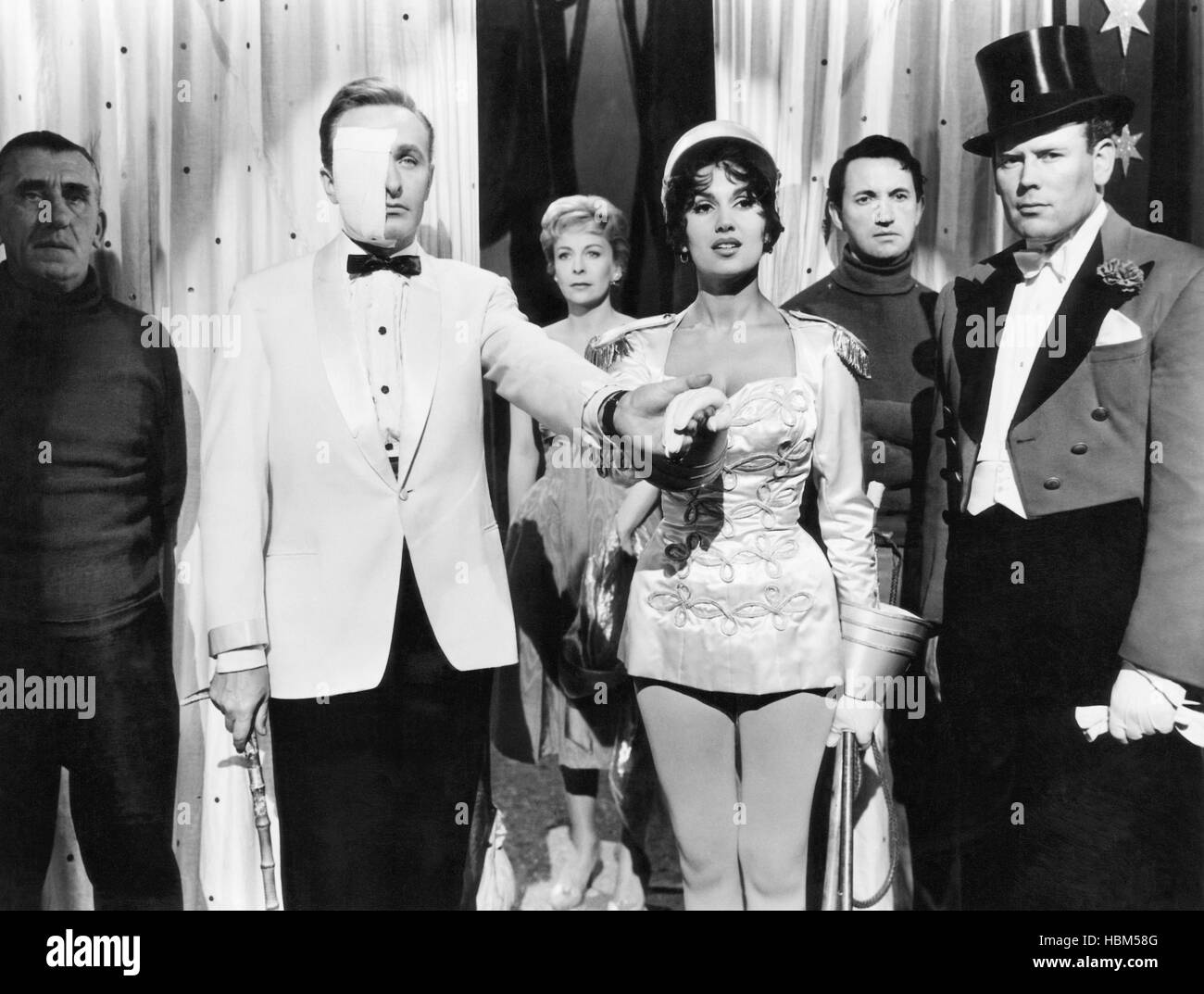 Cirque des horreurs, Anton Diffring, Yvonne Romain, Chris Christian (première rangée), 1960 Banque D'Images