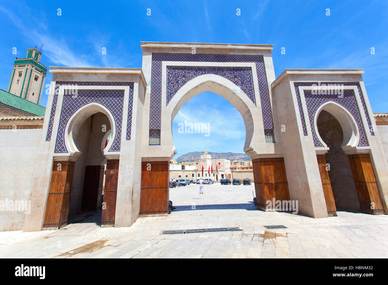 La Porte Bab Rasif gate, l'un de l'entrée de la médina de Fès. Le Maroc. Banque D'Images