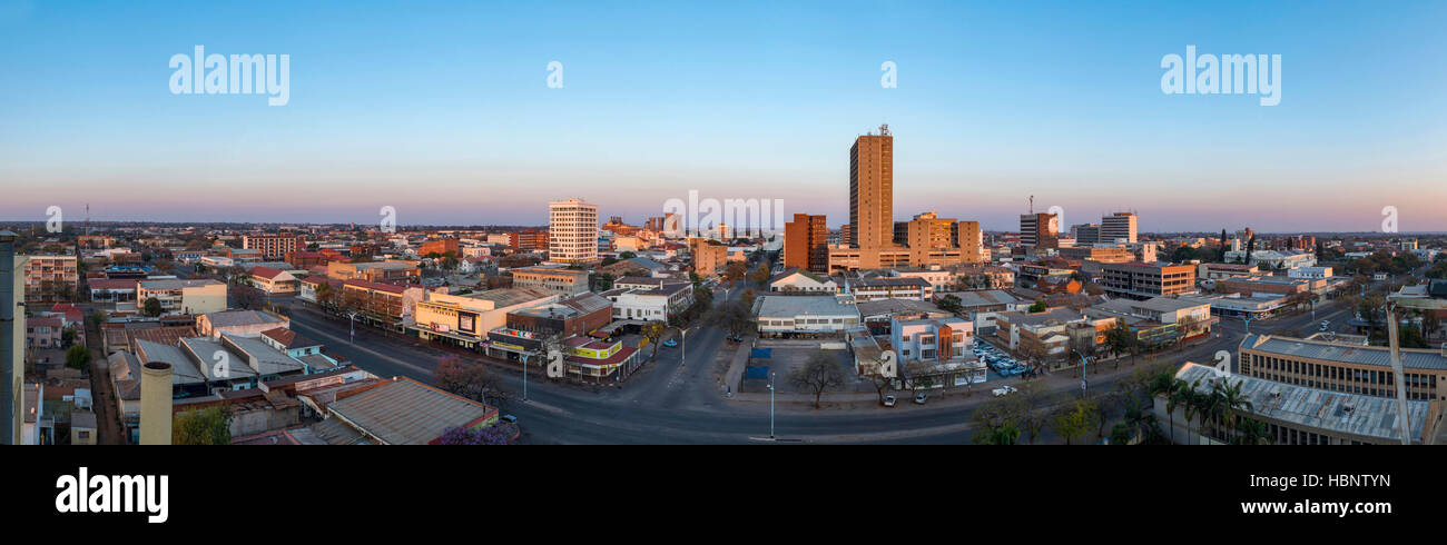 Skyline panorama soir Bulawayo Zimbabwe CBD Banque D'Images