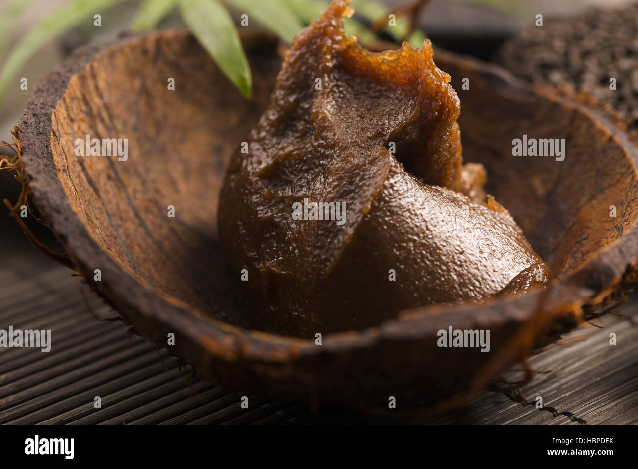 Gommage corps fait maison avec du sucre, l'huile d'olive et masque de  visage Photo Stock - Alamy