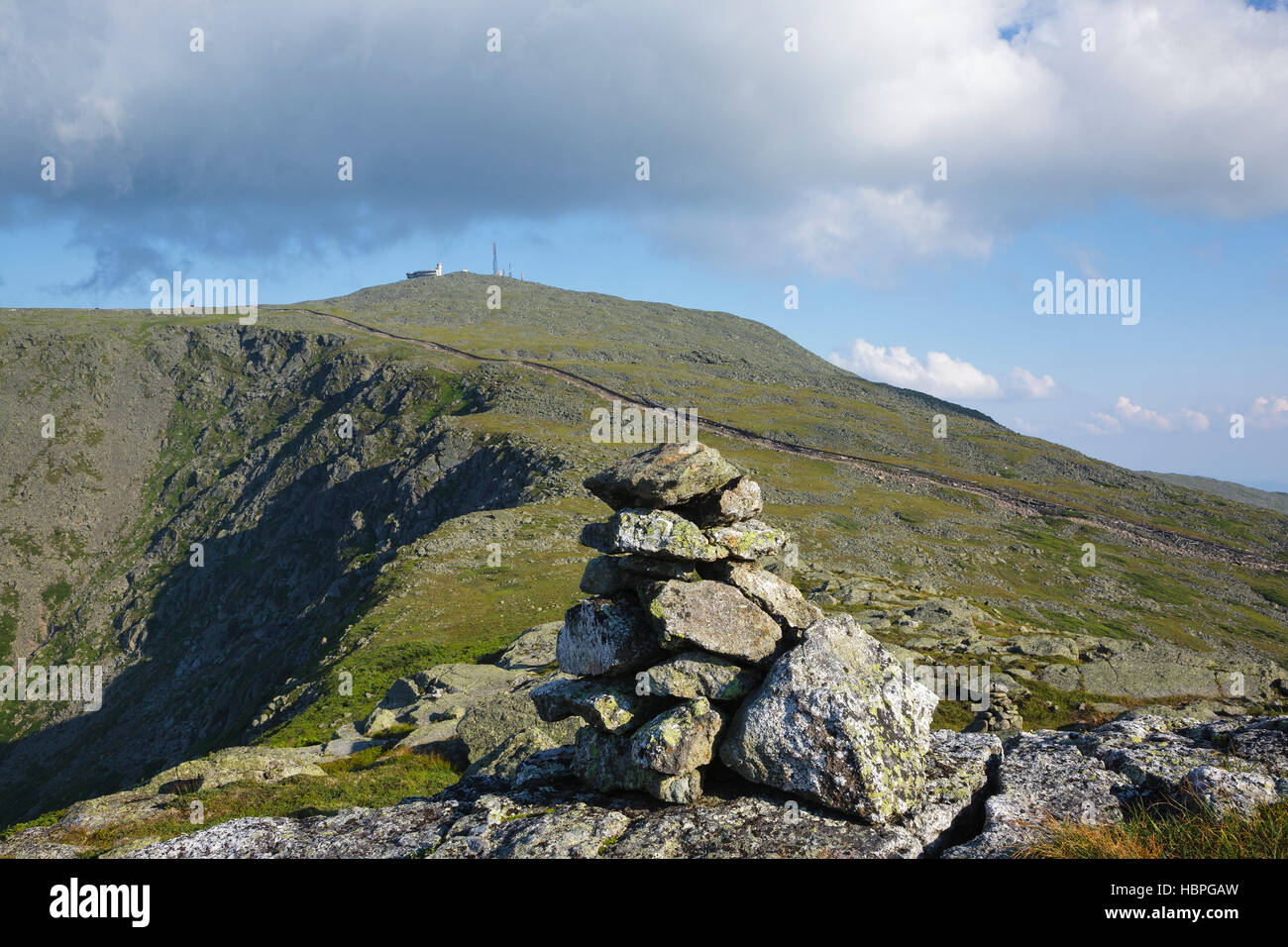 Le Mont Washington de la montagne de l'argile dans Thompson et d'achat de Meserve, New Hampshire. L'Appalachian Trail traverse sur le sommet du mont Washington. Banque D'Images