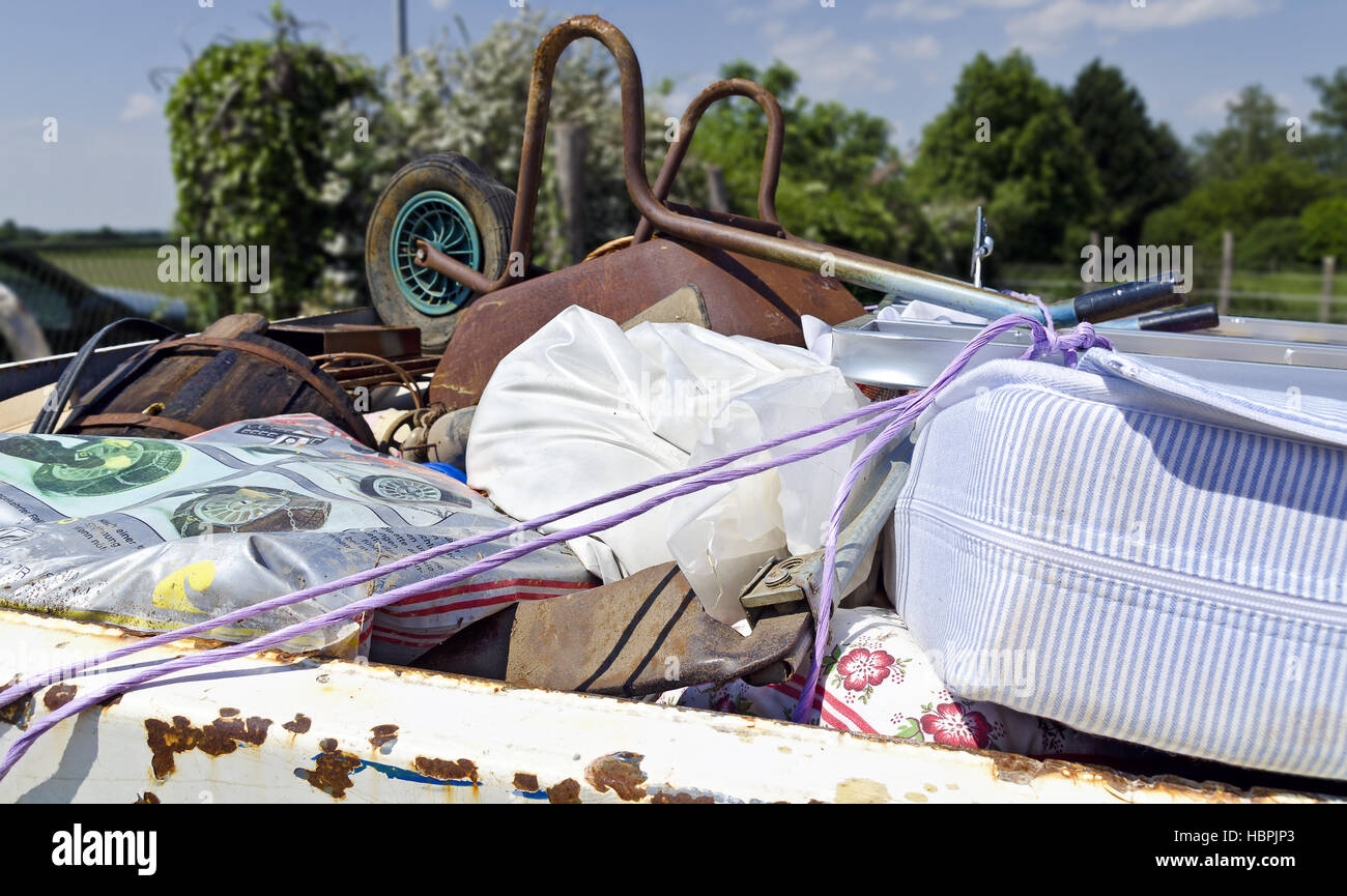 Dans une benne à ordures en vrac Banque D'Images