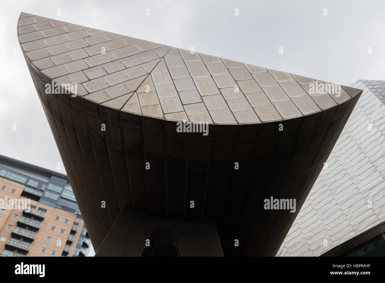 Manchester, Angleterre - 12 juin 2016 : Avis d'un bâtiment d'architecture moderne Lowry Centre à la Salford Quays Banque D'Images