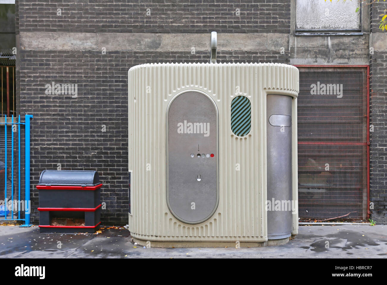Wc auto nettoyant Banque de photographies et d’images à haute