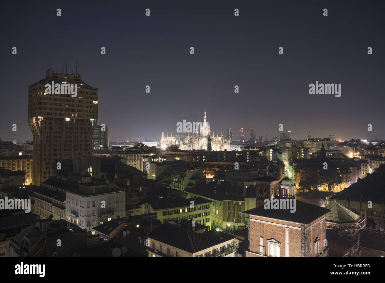 Milan, 2015 skyline panoramique par nigh Banque D'Images