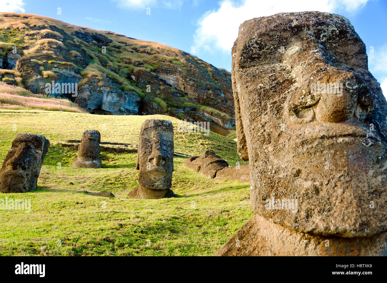 Les célèbres chefs de Moai de l'île de Pâques, Chili Banque D'Images