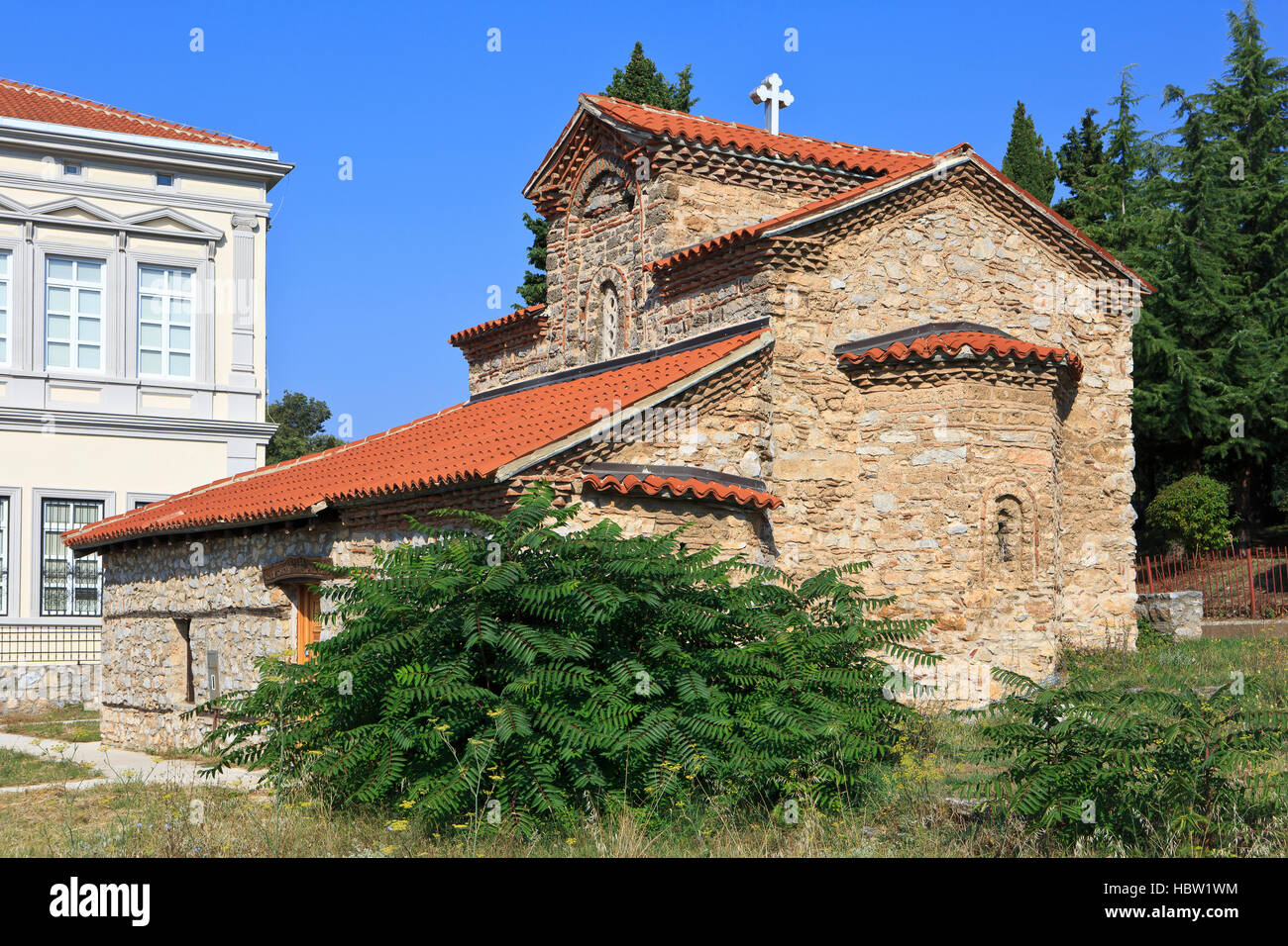 L'Église des saints Constantin et Sainte Hélène (1477) et l'École Saint Clément d'Ohrid, Macédoine Banque D'Images