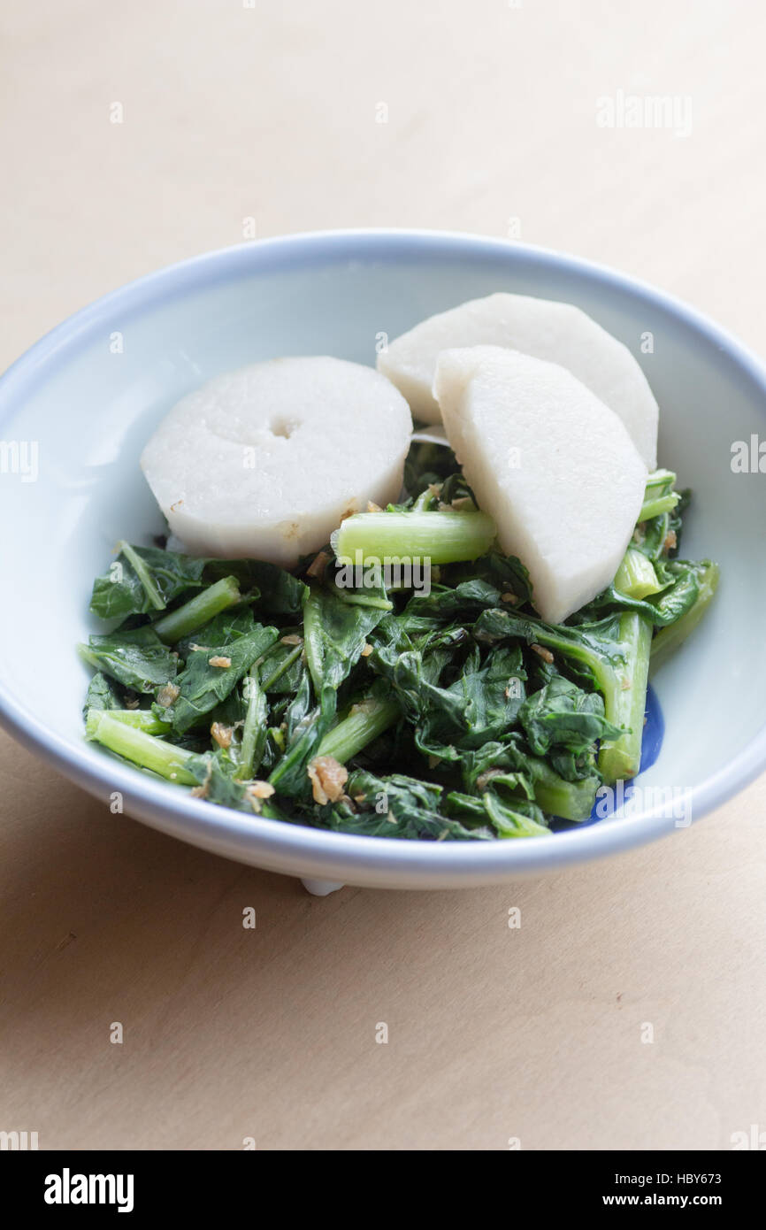 La cuisine japonaise, Taro appelé Satoimo mijotés Banque D'Images