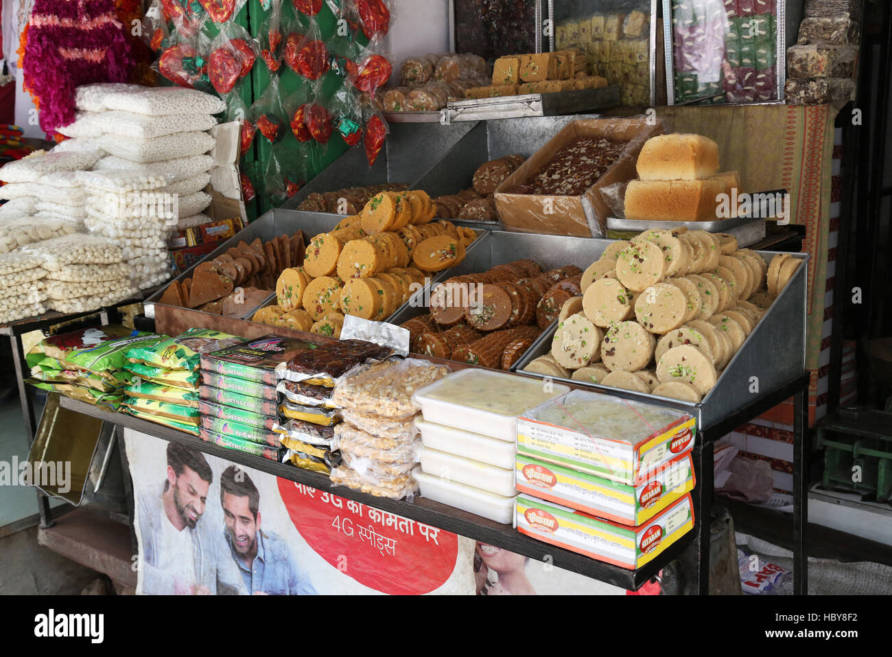 Sohan Halwa Shop à Ajmer. Sohan Halwa est purement un doux traditionnel indien Banque D'Images