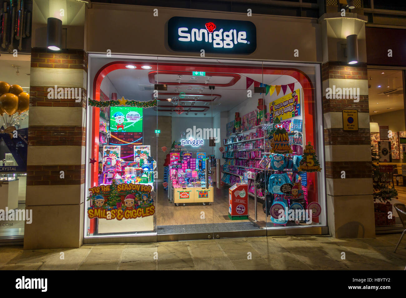 Smiggle d'enseignement Apprentissage pour Enfants Boutique Personnalisation Canterbury Kent Banque D'Images