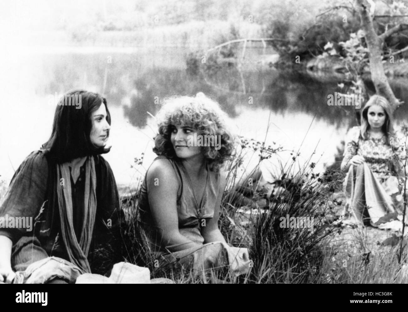 L'une chante, L'AUTRE NE FONCTIONNE PAS, (alias L'UNE CHANTE, L'AUTRE PAS),  Thérèse Liotard, Valerie Mairesse, 1977 Photo Stock - Alamy