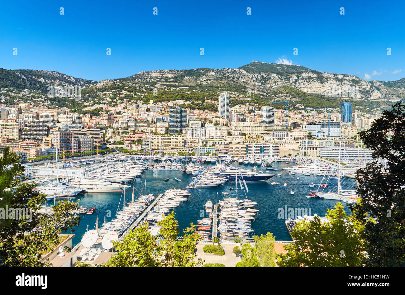 Monaco, Monte-carlo, 27 Septembre 2016 : Salon Mondial MYS Monaco Yacht Show, Port Hercule, luxury megayachts, gros bateau, journée ensoleillée, Banque D'Images
