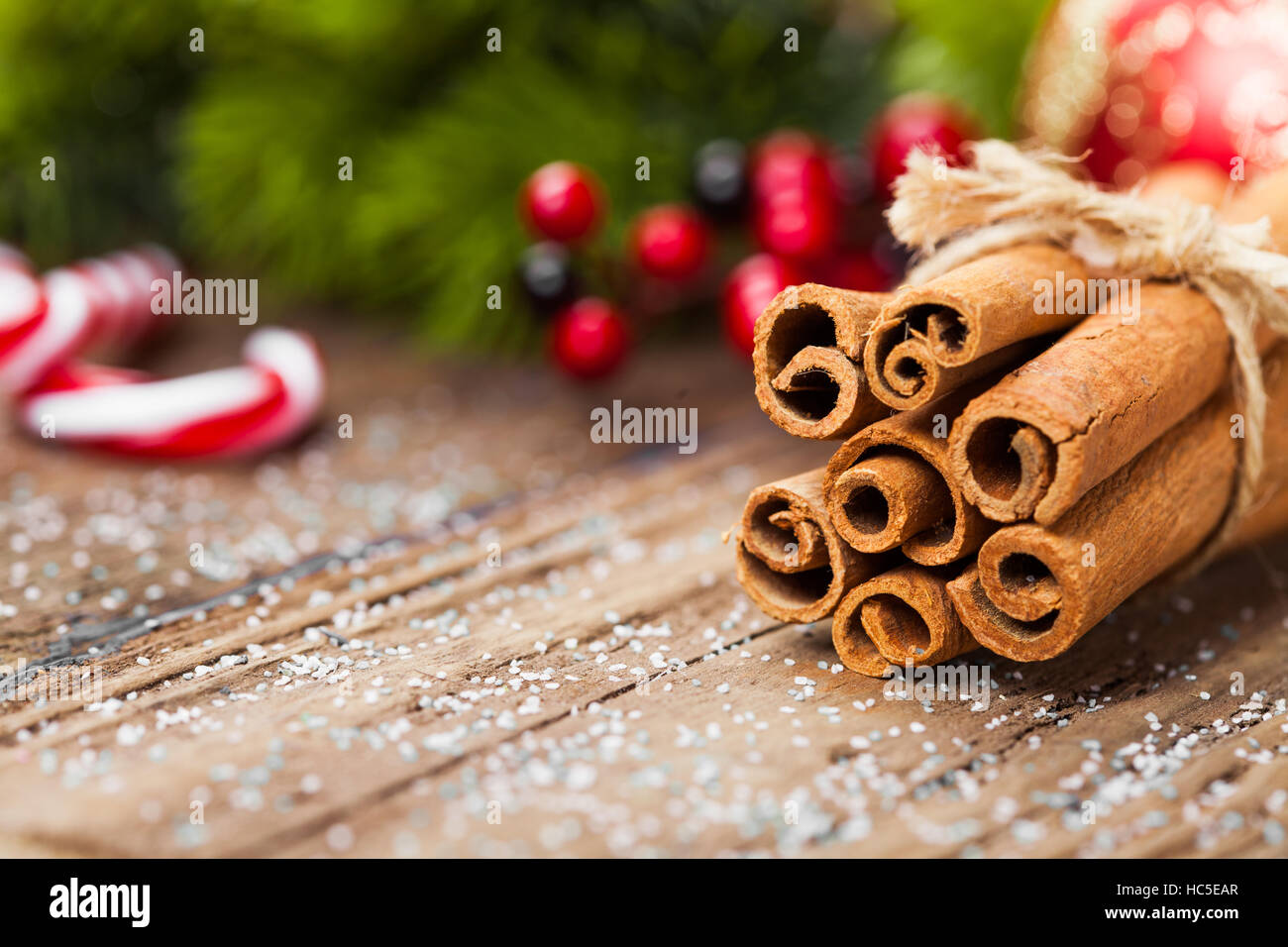 La cannelle et décoration de Noël Banque D'Images