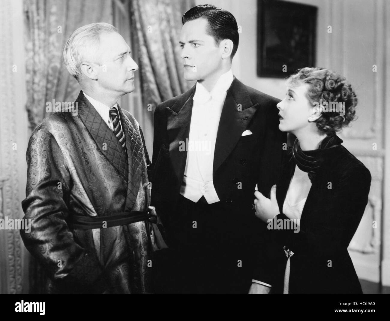 Elle était une dame, de gauche : Samuel S. Hinds, Donald Woods, Helen ...
