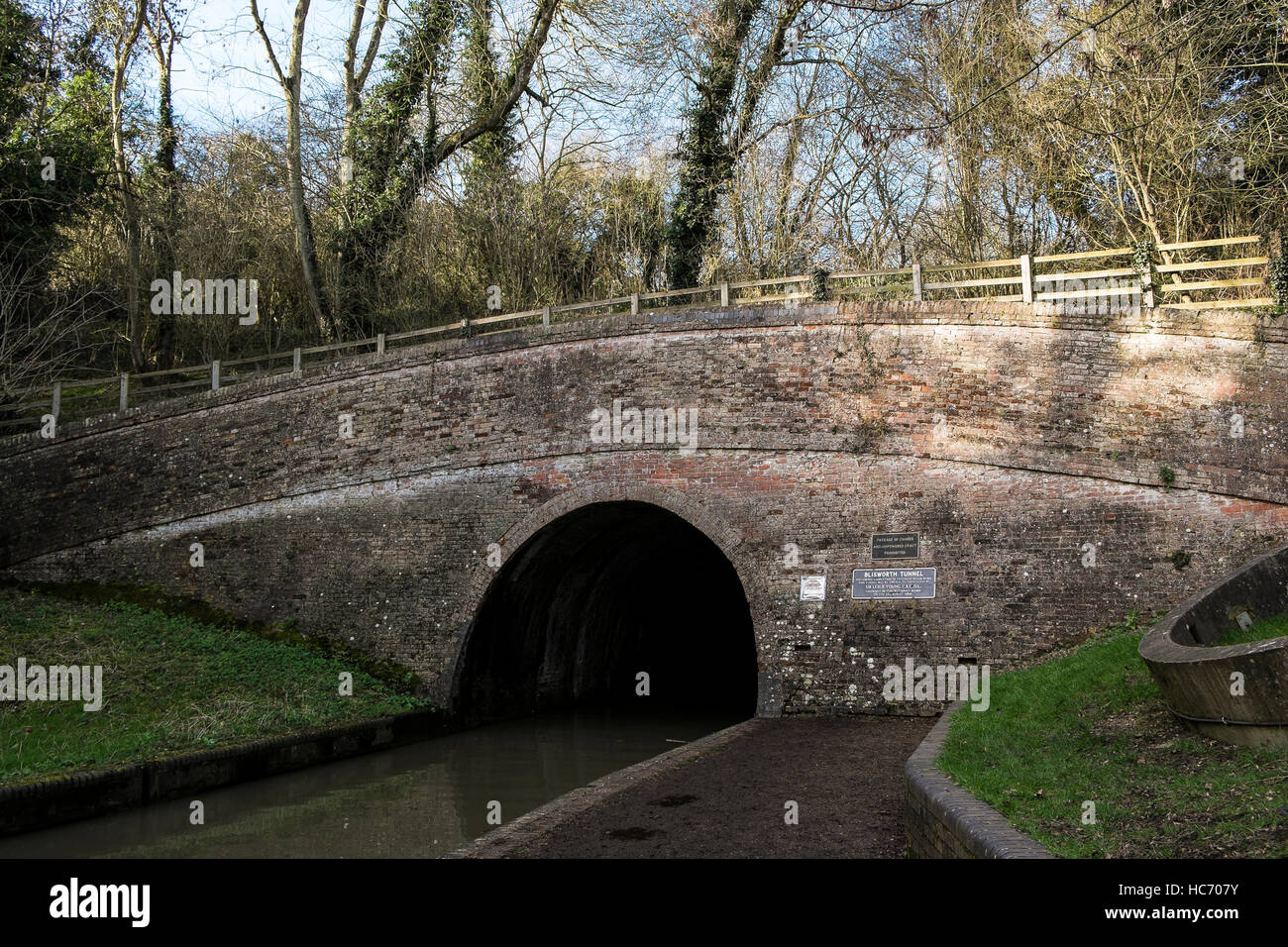 Une vue de l'entrée de l'Blisworth portail sud du tunnel près de Stoke Bruerne, Northamptonshire Banque D'Images