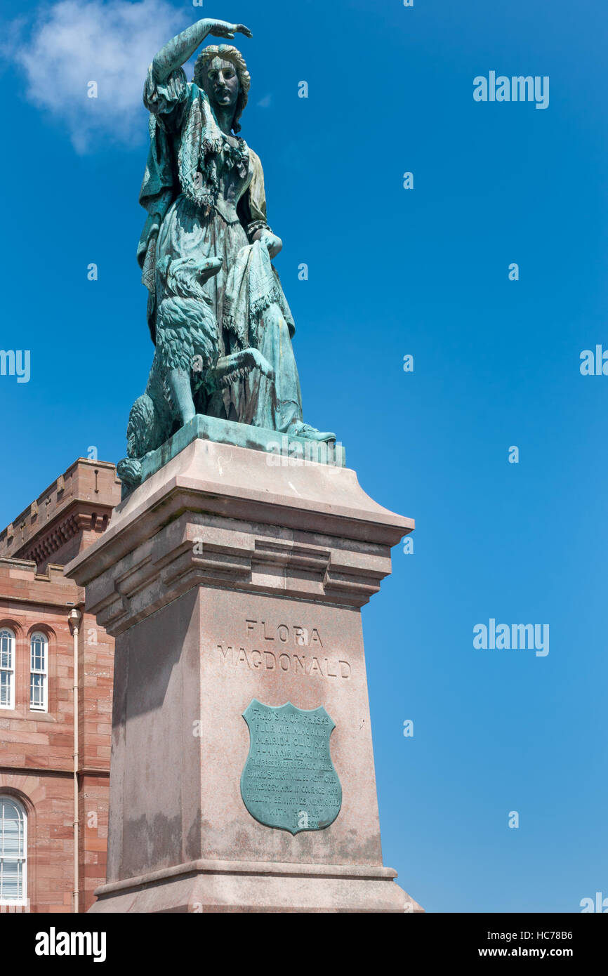 Flora MacDonald sur socle statue à Inverness. Banque D'Images