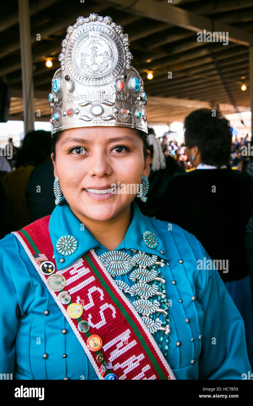 Navajo Nation, Window Rock, AZ. USA. Navajo Nation juste. Concours de beauté Miss Navajo Nation. McKeon K Dempsey Miss Navajo Nation 2014/2015 Banque D'Images