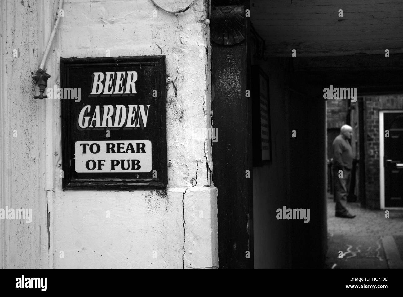 Ruelle derrière Yorkshire pub Banque D'Images