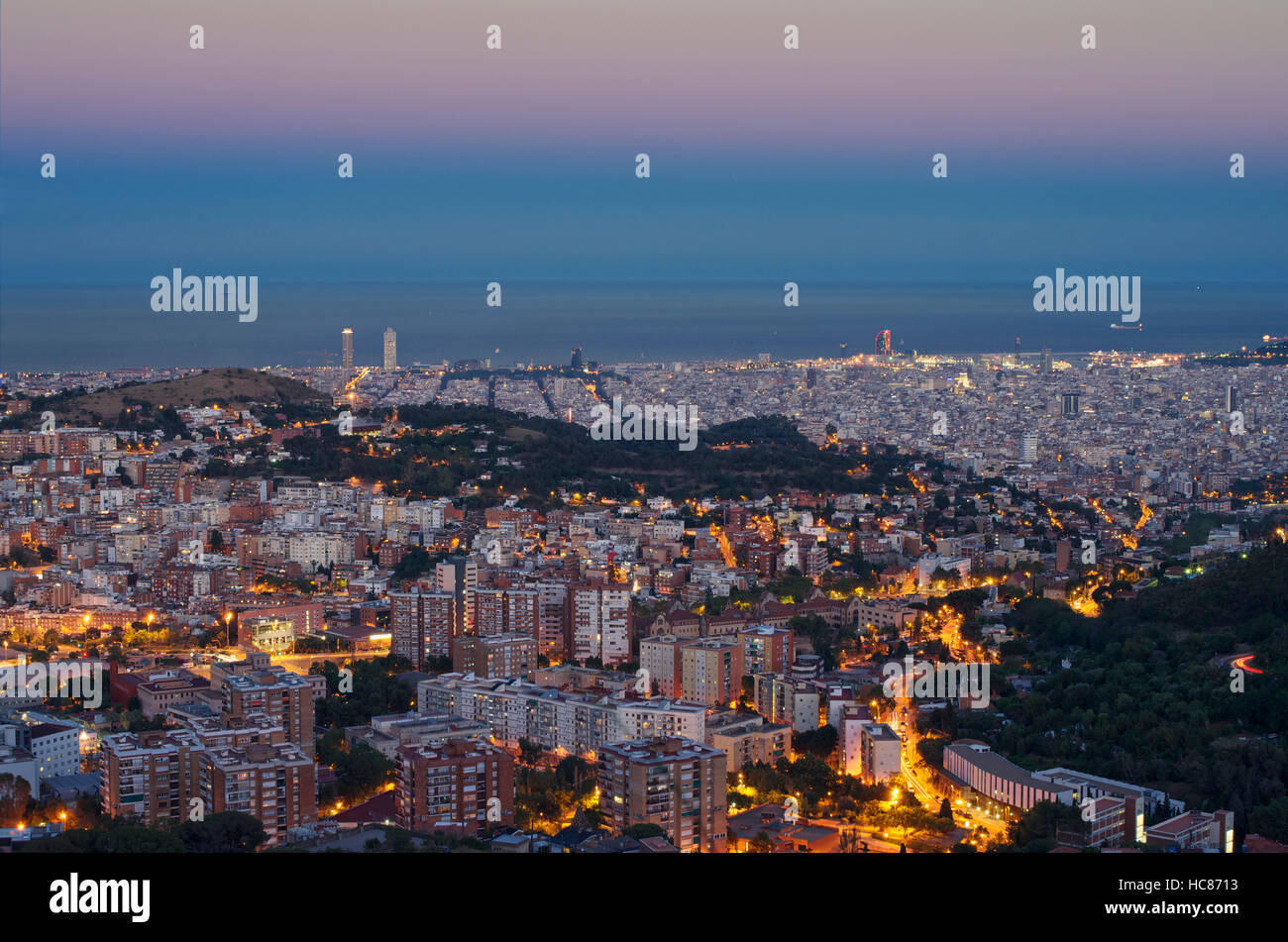 Panorama de Barcelone au crépuscule Banque D'Images