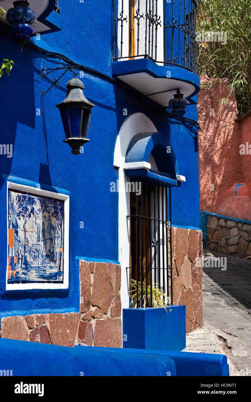 Les maisons peintes en couleurs de Guanajuato, Mexique Banque D'Images