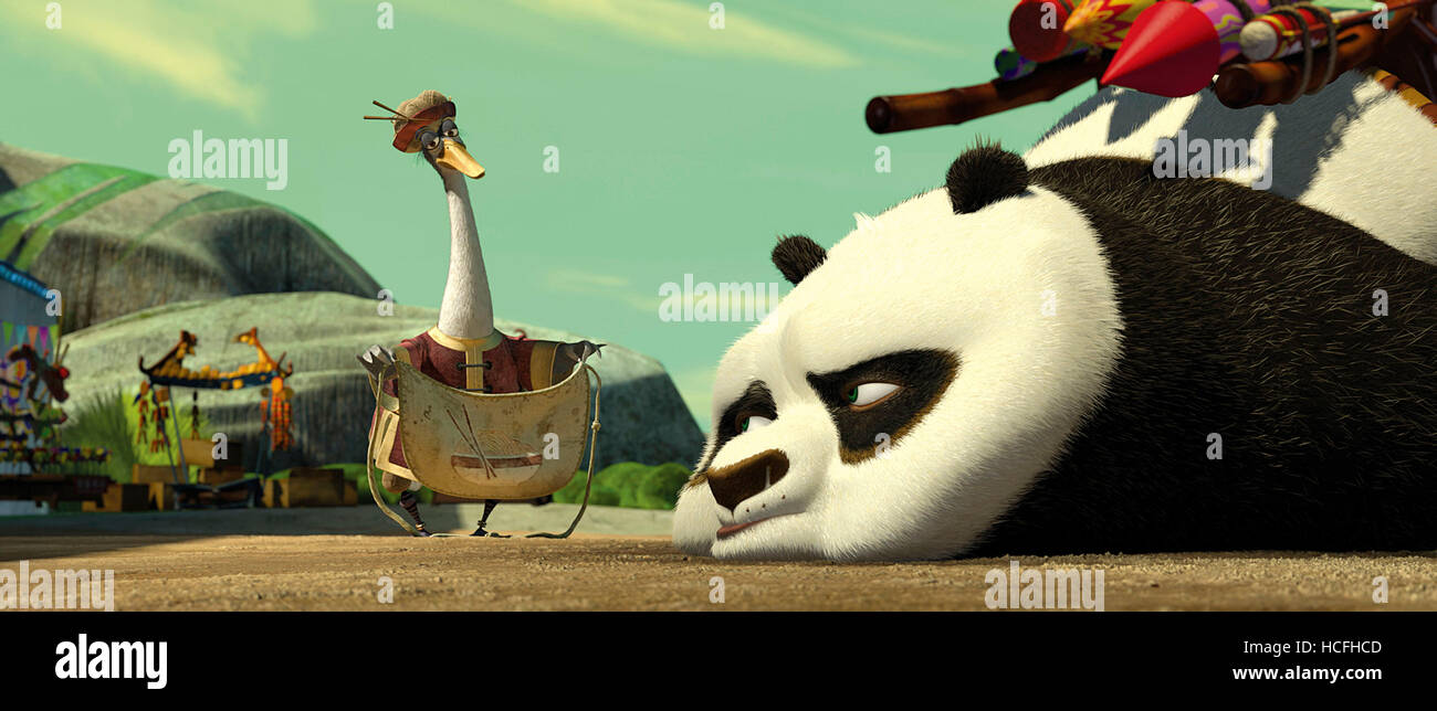 KUNG FU PANDA, de gauche à droite : M. Ping (voix : James Hong), Po le Panda  (à gauche, la voix : Jack Black), 2008. ©DreamWorks Photo Stock - Alamy