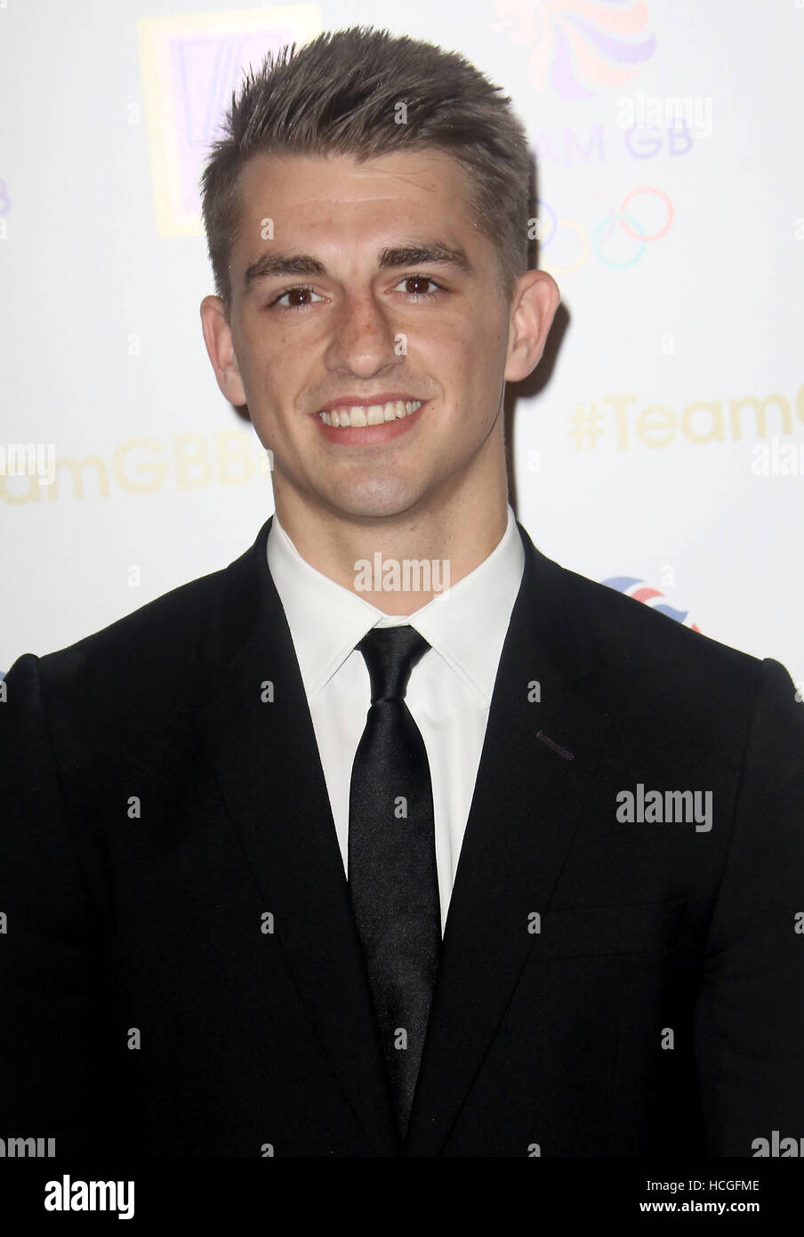 30 Nov 2016 - L'équipe Max Whitlock fréquentant Go Ball au Battersea Evolution de Londres, Angleterre, RU Banque D'Images