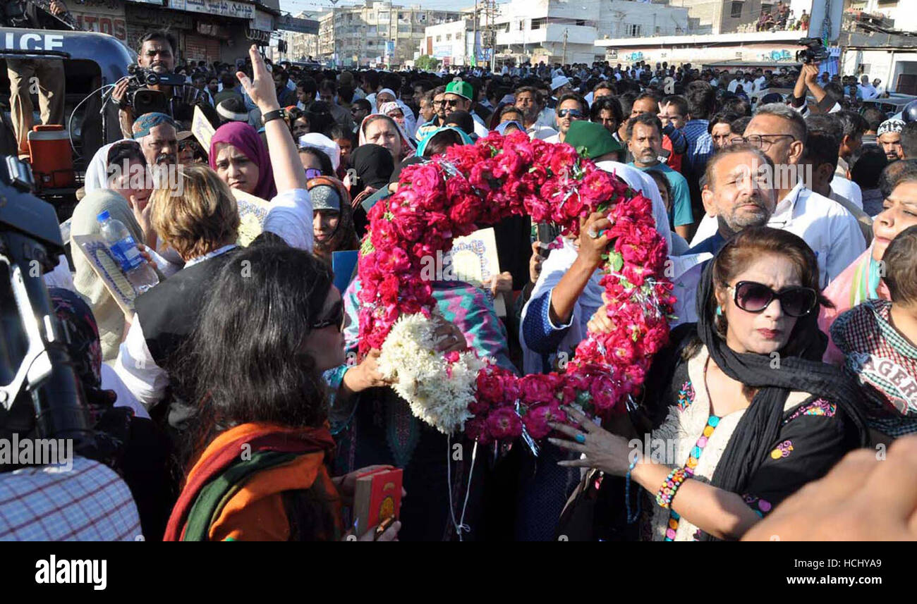 Les militants du MQM-London sont réunis à Liaquat Ali Khan Chowk (vieux Mukka Chowk) à Azizabad salon pour marquer la Journée des martyrs, à Karachi le Vendredi, Décembre 09, 2016. Banque D'Images