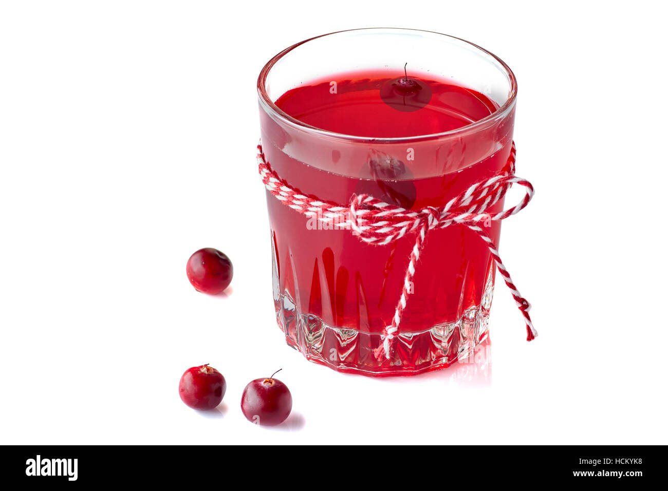 Boisson aux fruits canneberges sur blanc Banque D'Images