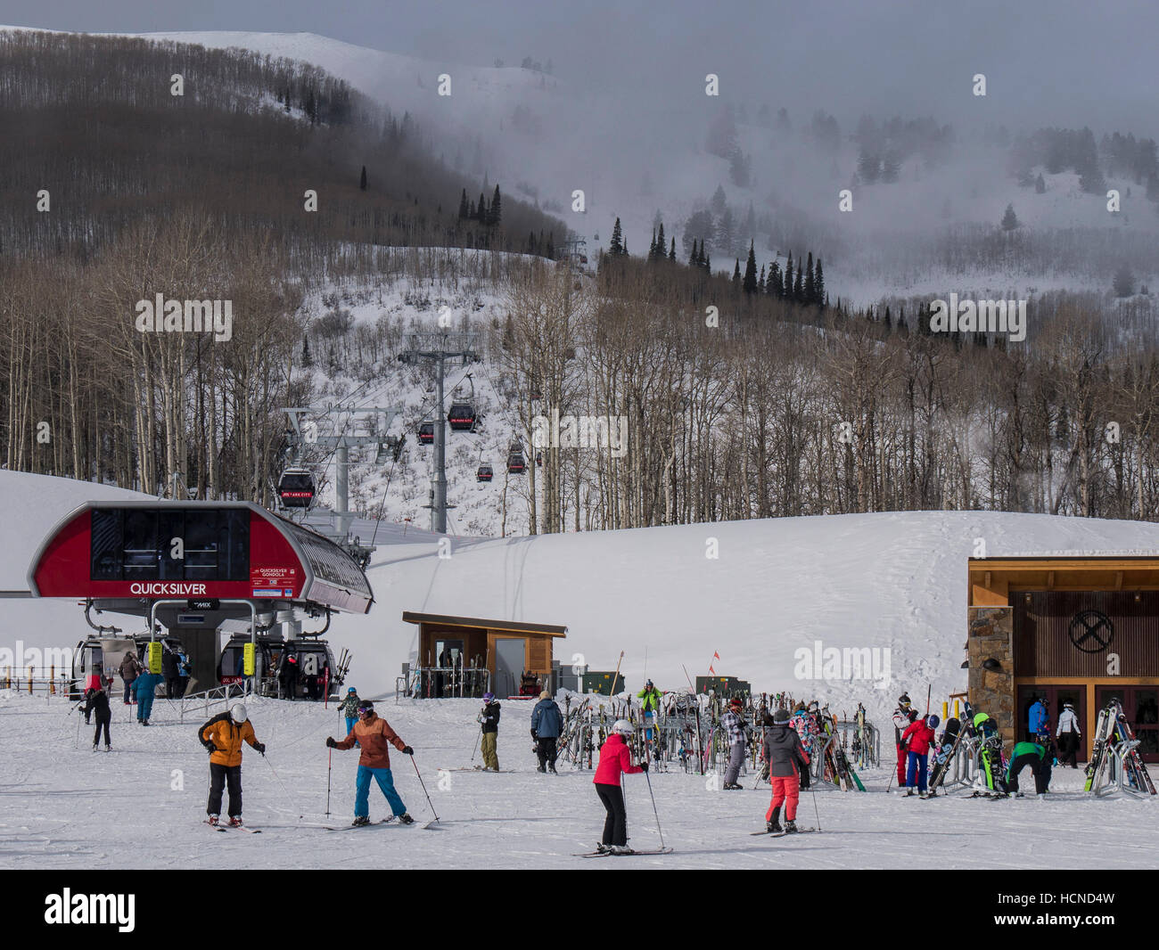 Station de ski hiver gondole quicksilver Banque de photographies et d