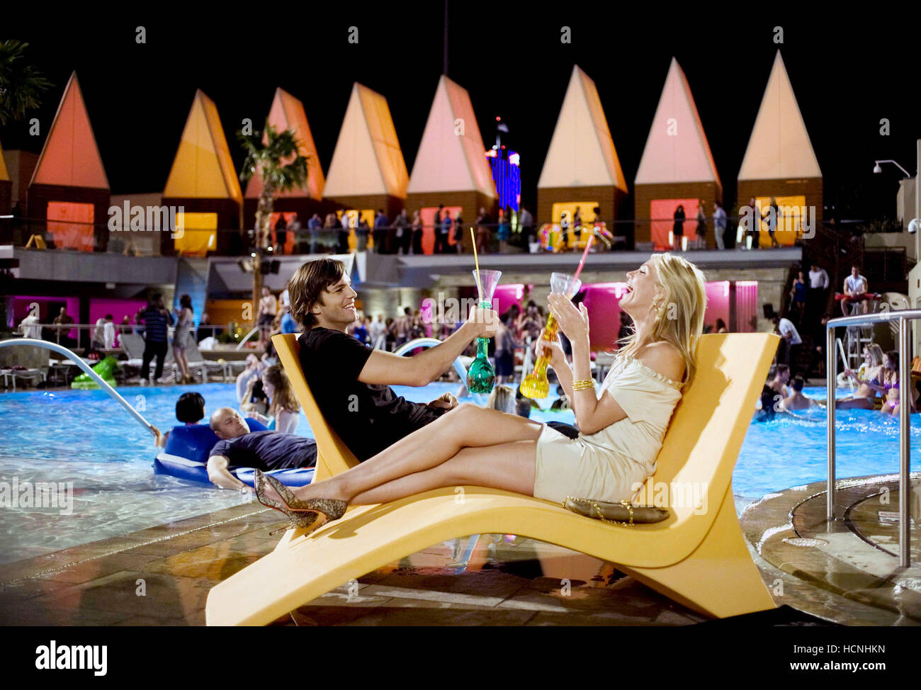 Ce Qui Se Passe à Vegas 2008 Ce QUI SE PASSE À VEGAS, Cameron Diaz (avant), Ashton Kutcher, 2008. TM