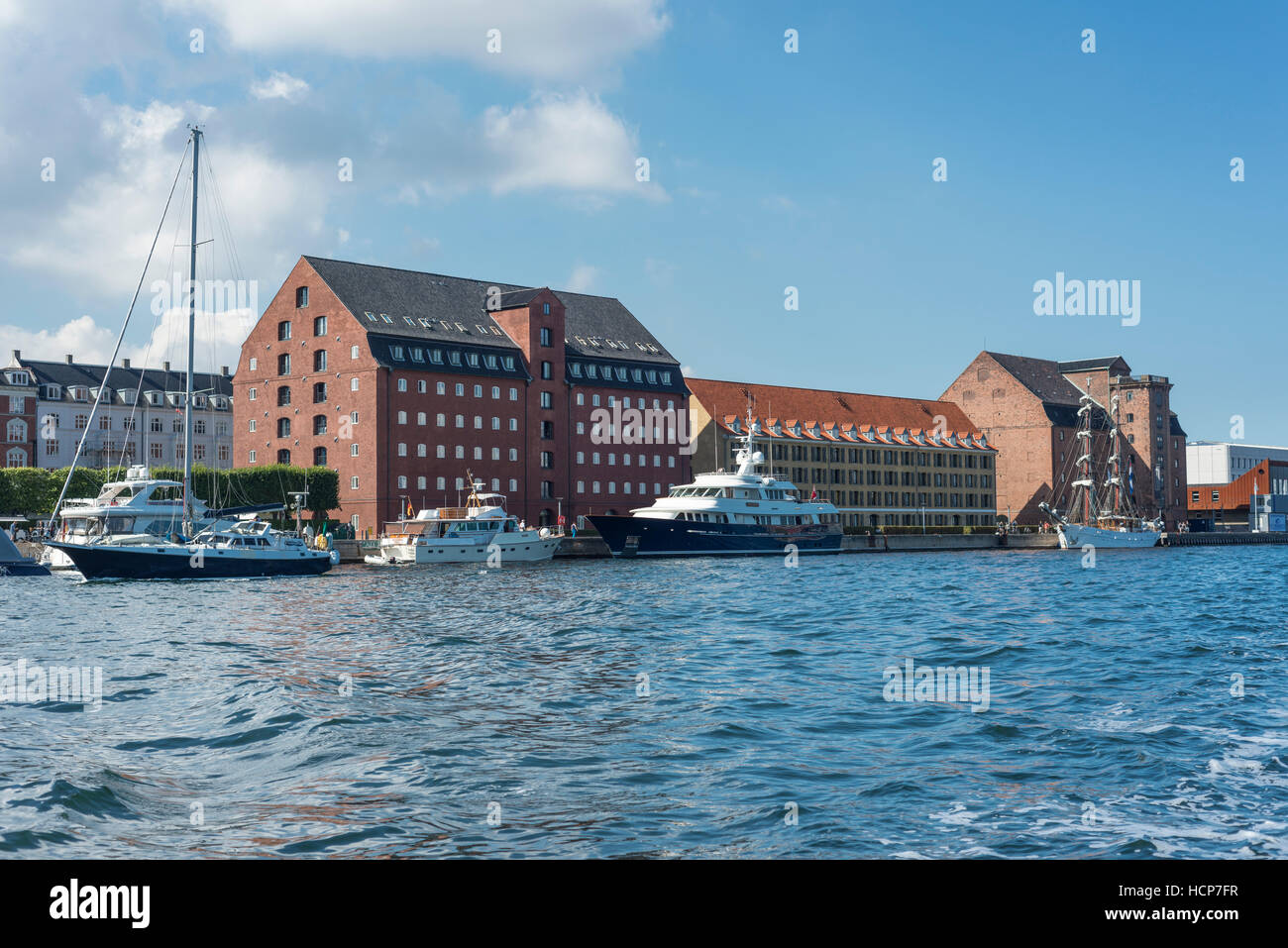 Maisons de stockage et des yachts, du Port Royal, Cast Collection droit, Copenhague, Danemark Banque D'Images
