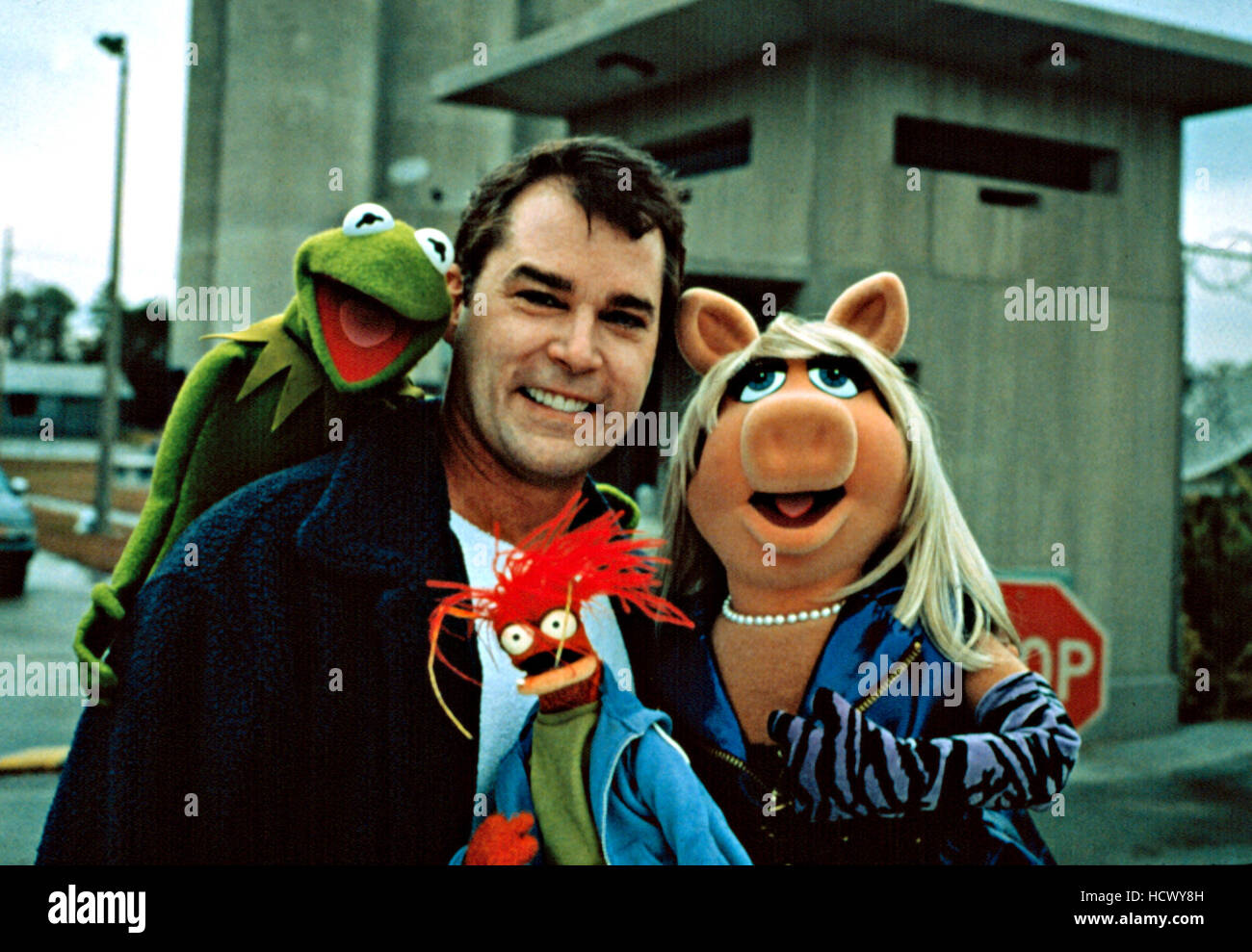 MUPPETS FROM SPACE, Kermit la grenouille, Ray Liotta, Pepe la crevette, de Miss Piggy, 1999. (C
