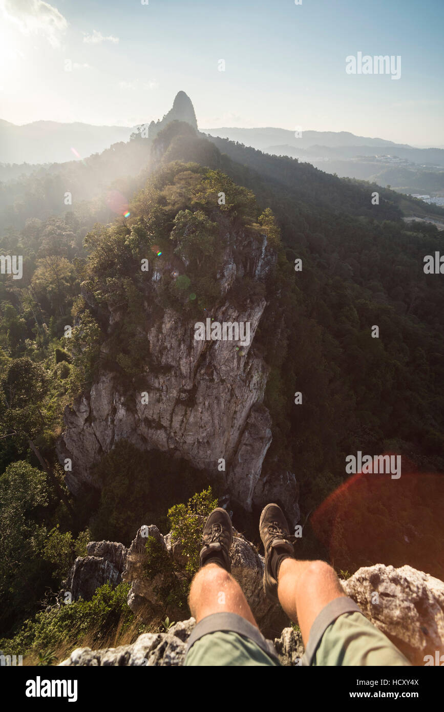 En haut de la montagne Bukit Tabur au lever du soleil, Kuala Lumpur, Malaisie Banque D'Images