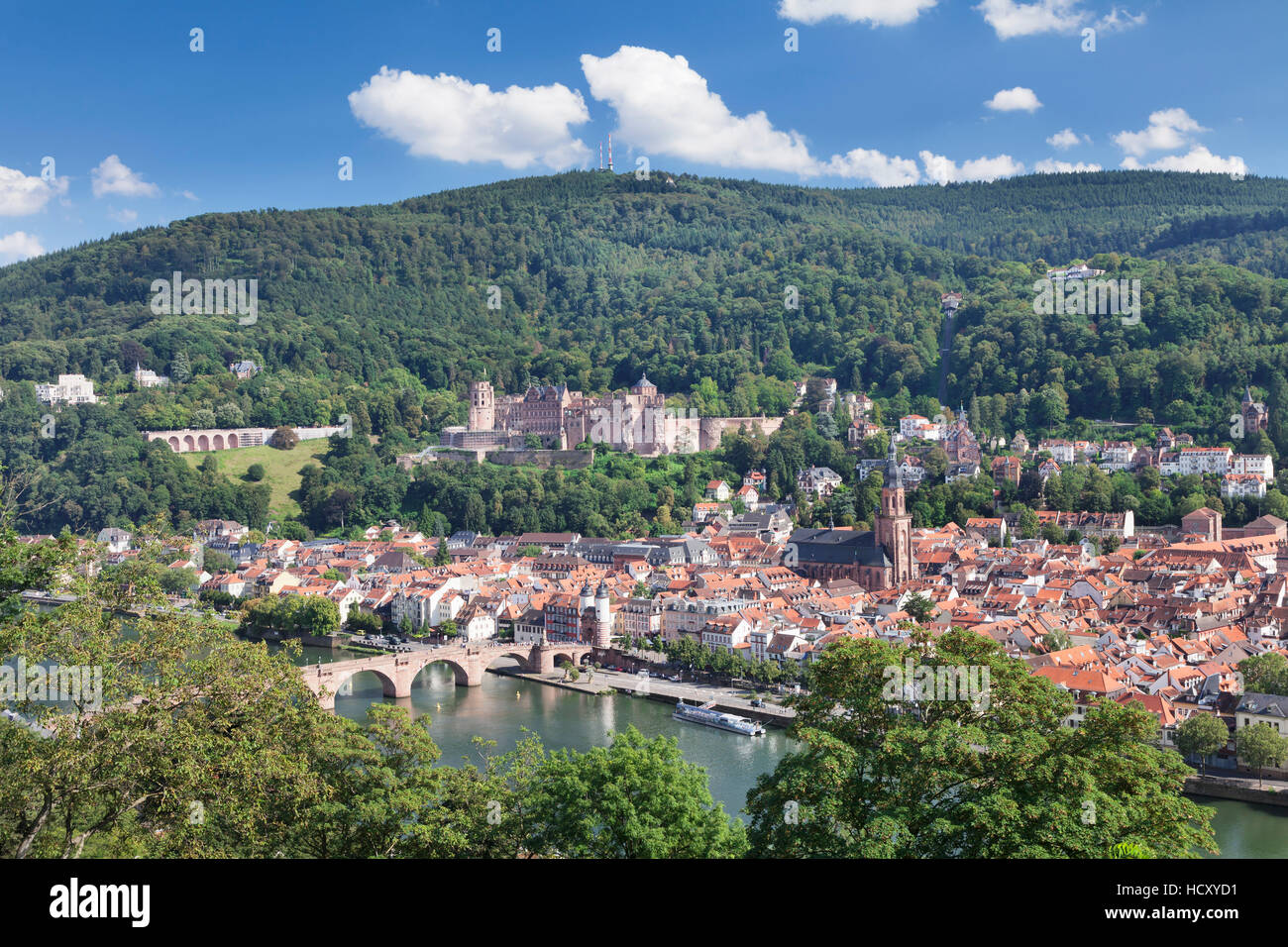 Vieille Ville avec Karl-Theodor-Bridge, Heilig Geist, Église et château du Neckar, Heidelberg, Bade-Wurtemberg, Allemagne Banque D'Images