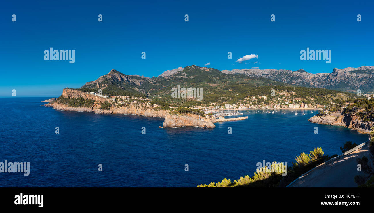 Bay menant au Port de Soller Mallorca Banque D'Images