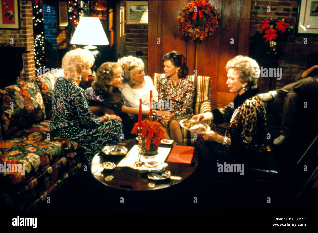 STEEL MAGNOLIAS, Olympia Dukakis, Daryl Hannah, Dolly Parton, Sally