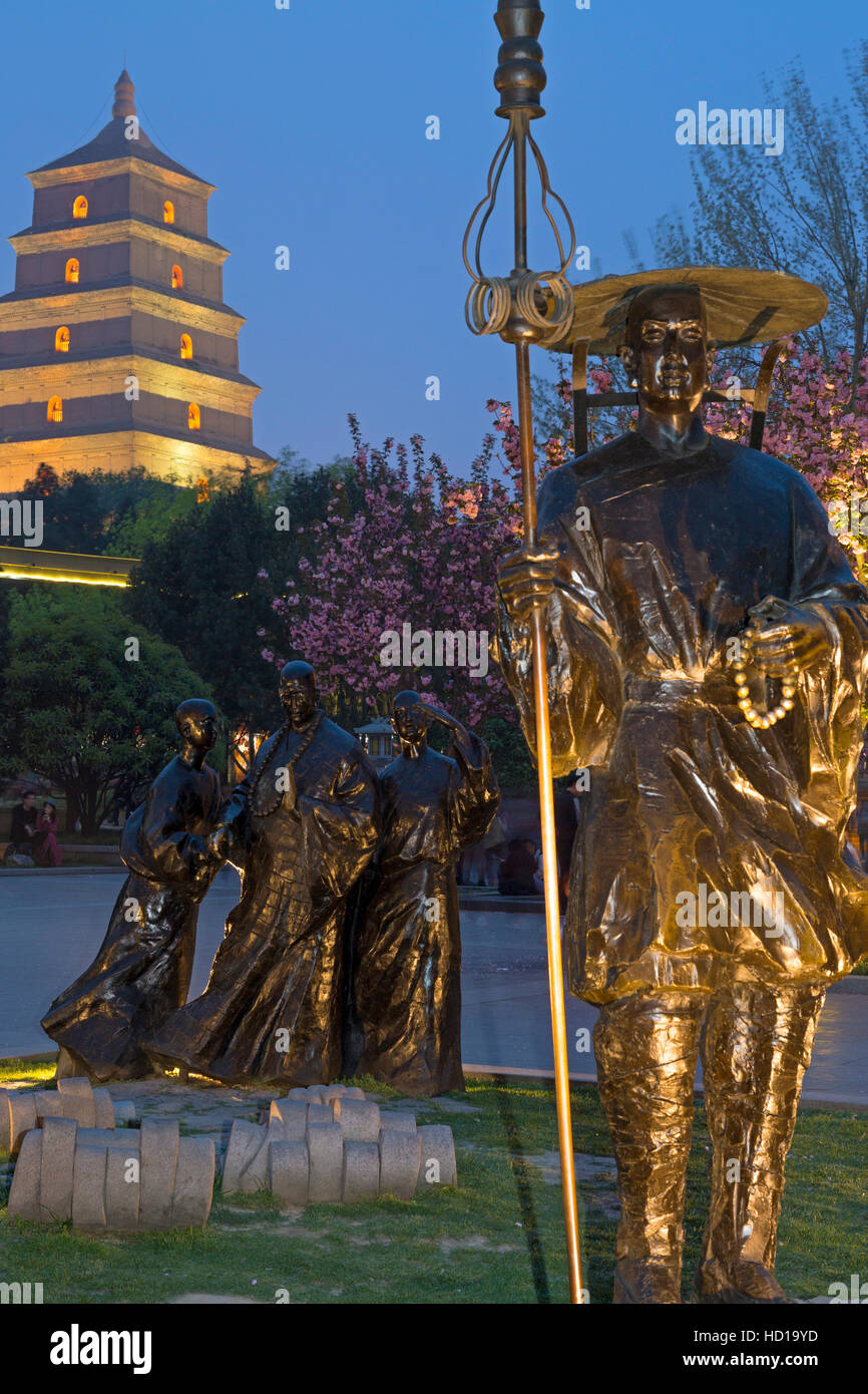 La Grande Pagode de l'Oie Sauvage la nuit, Xian, Shaanxi, Chine Banque D'Images