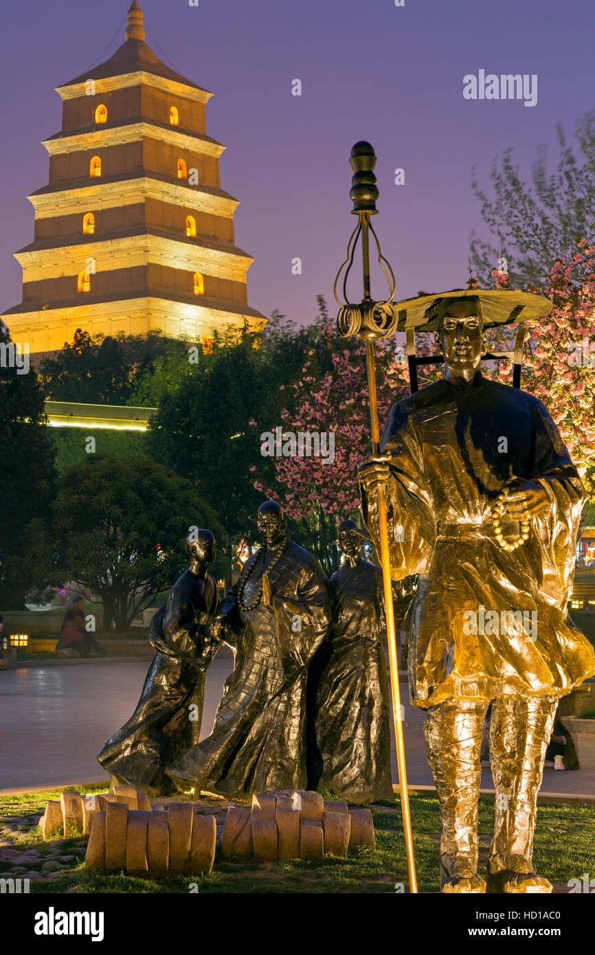 La Grande Pagode de l'Oie Sauvage la nuit, Xian, Shaanxi, Chine Banque D'Images