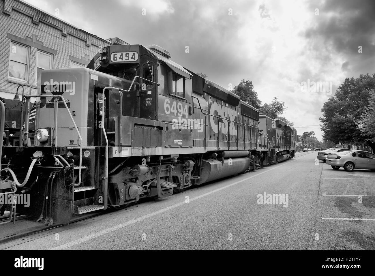 Train de fret sur la rue Main, La Grange, Oldham County, Kentucky, USA. Banque D'Images