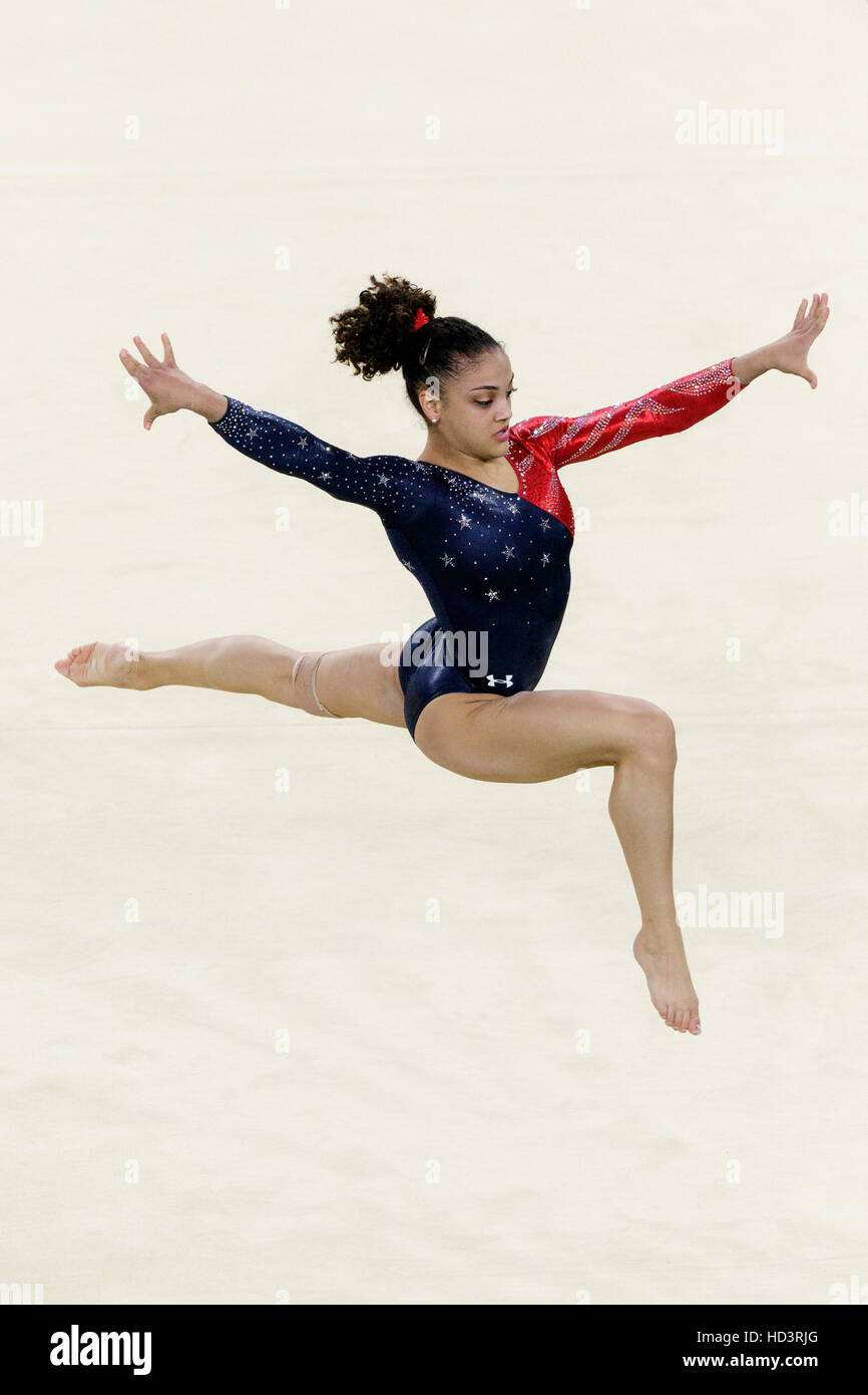 Rio de Janeiro, Brésil. 7 août 2016. Lauren Hernandez (USA) effectue l'exercice au sol au cours de gymnastique féminine à la qualification olympique 2016 S Banque D'Images